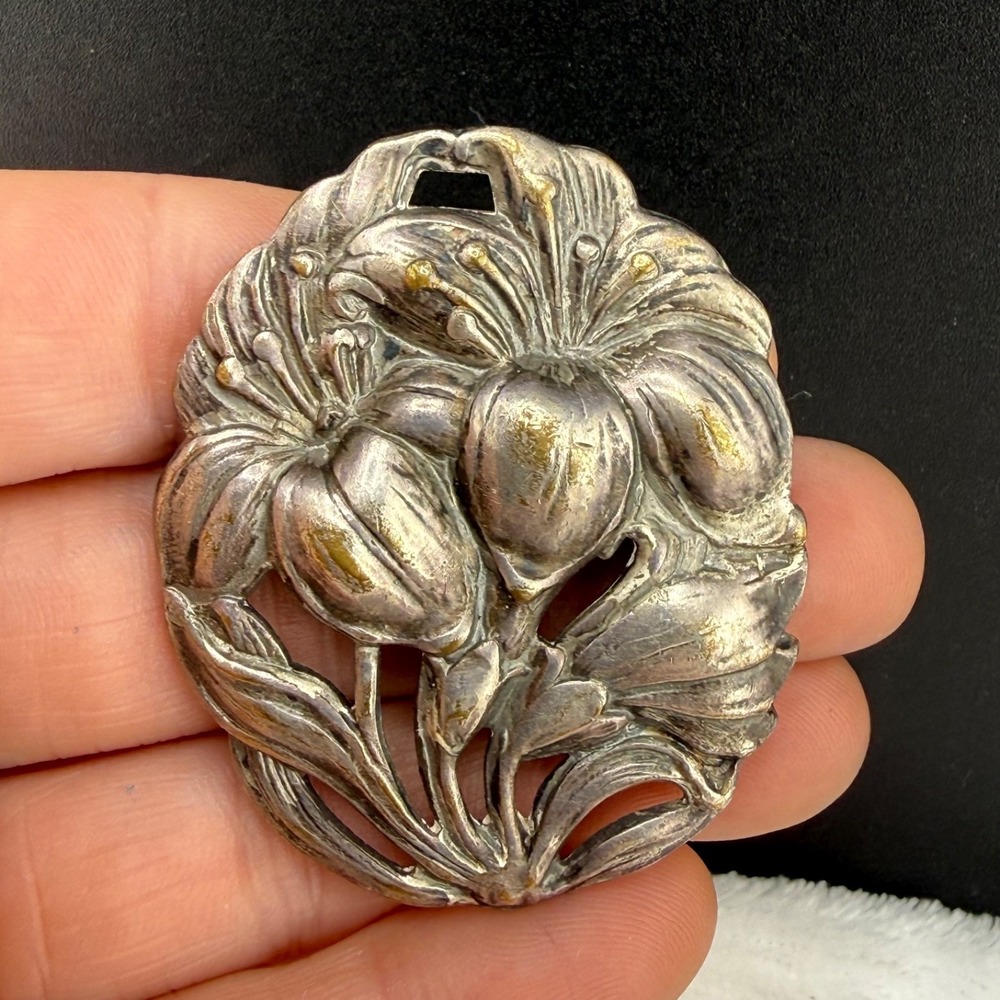 Vintage Estate Lilly Brooch Silver Tone Art Nouveau Flower Floral‎ 1.75in